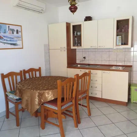Apartman 2 Bedroom Ap., Sea View & Sandy Beach! *