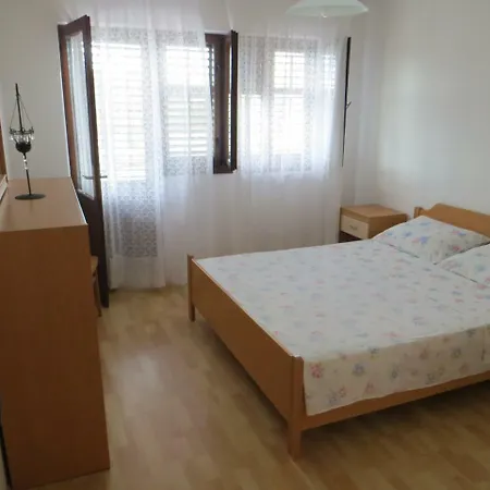 2 Bedroom Ap., Sea View & Sandy Beach! Apartman