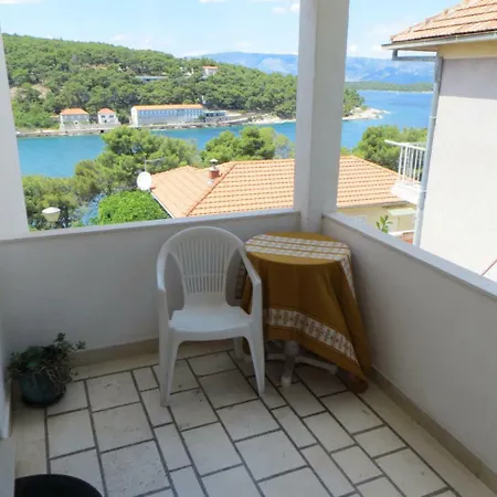 2 Bedroom Ap., Sea View & Sandy Beach! Jelsa (Hvar)